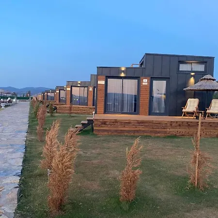 호텔 Lavira Tiny House Village *